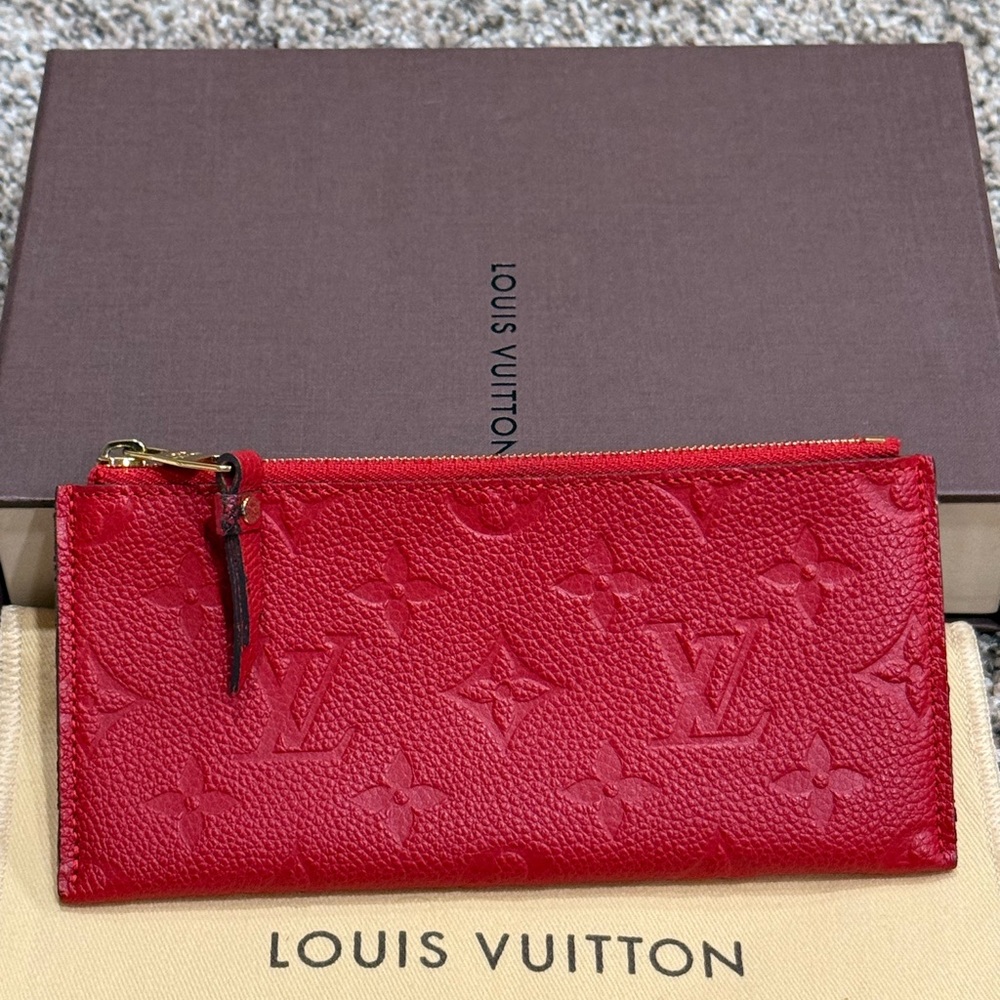❌SOLD❌Louis Vuitton red Empriente leather zippy pouch with full kit, box